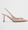 Femmes de luxe Triangle Sandales Chaussures en cuir breveté Slingback pointu pointu de robe de mariée nuptiale élégante