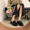 Klädskor för kvinna 2023 Loafers kvinnors sommarskoskon mockasiner Låg häl elegant rund tå svart formell non slip stil 39 sko