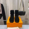 Bottes de neige de créateurs Australie Mini Plateforme Boot Femmes Pantoufles Tasman Pantoufles Classiques Slip-on Daim Diapositives Hiver Laine Bottines Chaudes Fourrure Peau De Mouton Chaussures 1212