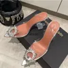 Sandali firmati Amina Muaddi donna Begum Crystal Fibbia decorata Décolleté in PVC Scarpa elegante di lusso Suola in vera pelle di vacchetta perfettamente ripristinata 95mm