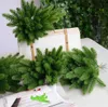 50st konstgjorda tallgrenar Plastiska tallblad för julfestdekoration Faux lövverk Fake Flower DIY Craft Wreath T9365959
