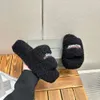 Scarpe firmate sandali parigini Pantofole di lusso Sandalo con plateau peloso Pantofole in peluche ricamo B parola coppia pantofole in peluche Pantofole in pelle scamosciata Furry Slide Y30YL