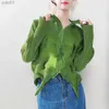 Kvinnors blusar skjortor Miyake Autumn New Women's Long Sle Shirt Coat Fashion Oregelbundet Fold Design Sense V-Neck Slim Fit Women Topsl231214