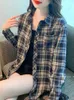 Koszulki damskie Bluzki Kobiety Kobiety z długich rękawów Nowy przylot 2023 Autumn Korean Style Vintage Plaid Wzór luźne żeńskie bluzki W1344 YQ231214