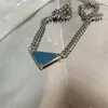 Designer Argent Couleur Mens Collier Femmes Triangle Lettres Amour Tendance Punk Hommes Cool Street Femmes Pendentifs Colliers Dames Chaînes Bijoux De Luxe