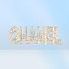 Lots de style célèbre créateur de marque mode double lettre or argent multicolore perles broches broches femmes en ringestone broche combinaison pin5951851