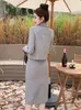 Robes de travail Automne Hiver 2 Pièces Robe Ensemble Pour Femmes Tenue Élégante Veste Bowknot Et Mini Jupe Costumes Bureau Conjuntos Para Mujeres