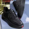 24s Mode Luxus -Kleidungsschuhe Fliegenblock Männer laufen Sneaker Italien beliebte elastische Band Lowtout dicke untere schwarze weiße Lederabzeichen Design Casual Trainer Box Box