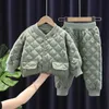 Kläderuppsättningar Childrens Cotton Set Two Piece Boys Cotton Set Thighted Warmth Sportwear Baby Korean Open Front Air Conditioner 231214