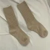 Women Socks 8Colors Cashmere Wool عرضة حرارية دافئة الأنبوب المتوسط ​​تخزين Harajuku أصفاد الحذاء المحبوك