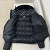 Wintermode-Designer-Herren-Daunenjacke, Outdoor, lässige Ärmel, abnehmbare Daunenjacke, Stehkragen, beflockte Pufferjacke, Armabzeichen, warmer Mantel mit Kapuze, Größe S–XL