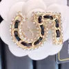 Luxus Womens Broschen Brandbriefe Brosche Broschen Goldbeschwerte Inlay-Figur Crystal Jewelry Designer Brandbrief Charme Pin Marry Wedding Party Accessorie Geschenk