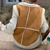 Gilet da donna Moda Gilet in pelo di agnello in pelle scamosciata marrone per le donne con giacca in peluche davanti e dietro 2023 Pelliccia autunno / inverno integrata