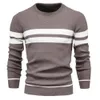 Pulls pour hommes mode hiver décontracté rayé homme pull pull couleur bloc col rond mâle taille européenne tricoté 231214