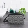 Kosmetiska väskor kawaii hemmönster grå vit rese toalettriktor kvinnor boho chic sicksack makeup väska skönhet lagring dopp kit