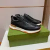 Nouvelles chaussures de ville pour hommes en cuir de vachette en relief