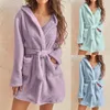 Vêtements de nuit pour femmes Hiver Femmes Peignoir chaud Fluffy Polaire Robe de bain thermique avec poches Ceinture Flanelle Peignoirs à capuche Chemise de nuit