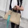 Top original en gros en gros hremmss fête des sacs fourre-tout de jardin en ligne Shop en 2023 La première couche de Litchi Cow Leather Garden Sac est à la mode avec un vrai logo