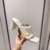 Sandales à talons de pantoufles de designer Dernière boucle de diamant Plage Bloc de mode décontracté Travail de fête 100% cuir Luxe Sandale à talon épais Top qualité femmes chaussures