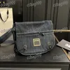 Jeansowy klasyczny klapa kobiety crossbody torba vintage drukowana litera przenośna torba na ramię na zewnątrz projektowanie projektanta portfela walizka pochette tkanina duża torba