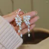 Kolczyki Dangle Arvival Elegancki projekt winogronowy Naturalny słodkowodna perła 14 -karatowa Złotna Kobieta Kobieta Biżuteria dla kobiet Prezenty