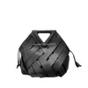 Bolsa de couro triangular feminina bolsa nova Bottaga Magnética Venete Buckle Point oco-out tecido bolsa moda único ombro mensageiro designer mulheres AQZW