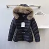 Monclair Womens Down Jacke Winer Jackes Coas Real Raccoon Hair Collar Warm Fashion Parkas Wih Bel Lady Coon Coa Ouerwear