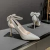 Chaussures habillées printemps/été pointu bouche peu profonde paillettes noeud papillon simple mince talons hauts banquet grande taille sandales pour femmes