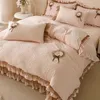 Bettwäsche-Sets Französisch Elegant Luxus Milch Samt Tröster Sets Jacquard Spitze Rüschen Weiche Warme Bettdecke Quilt Abdeckung Bett Winter 4 stücke 231213