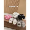 Designerskie buty Paris Sandals Luksusowe kapcie Furry platforma Pluszowe kapcie haftowe b słowo para pluszowe kapcie furry zjeżdżalnia zamszowe kapcie y30yl