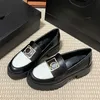 Loafers skor designer små läderskor faller läder ringer all-match högkvalitativ kvinnor oxford singel fot metall spänne svart enskon balettlägenheter