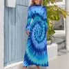 Robes décontractées Blue Tie Dye Robe Spiral Swirl Print Street Style Beach Femme à manches longues taille haute sexy longue maxi