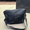 Women Designer Sport Denim Crossbody Work Szeregowy pasek kwadratowy znak 30x25 cm duża pojemność swobodna lekka klapa vintage torby komunikatorowe luksusowa torebka sakoche