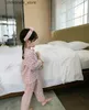 Паджама Девочка -воротник розовый клетчатая пижама, набор милый ребенок винтажный малыш детские детские пижамы, набор для сна, детская одежда R231214