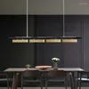 Lámparas de araña Restaurante minimalista moderno Lámpara larga Diseñador nórdico Personalidad creativa Luz de lujo Modelo hueco Lámparas de bar de habitación