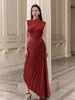 Casual Dresses 2024 Spring Luxury Irregular Wine Red Party Dress Elegant WOmen Sleeveless Asymmetric Pleated Long