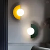 Настенный светильник для спальни, прикроватная тумбочка, стеклянный шар, интерьер гостиной, украшение дома, современные простые цветные железные светодиодные лампы