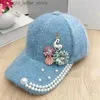 Kapity kulowe 2021 Nowe jesień i zimowe ręcznie robione kapelusze dla kobiet Pluszowe Pluszowe Perl Pearl Women Baseball Cap YQ231214