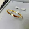 Классические дизайнерские браслеты из титановой стали, не выцветающий браслет из розового золота для пар, нишевый дизайн, элитный подарок для друзей
