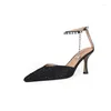 Sandalen Elegante schwarze Kristallfrauen spitze Zehe formelle Kleidung Pumps Strassketten Silber Hochzeitsschuhe High Heels Sandalias