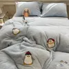 Conjuntos de cama Kawaii Bordado Inverno Conjunto Luxo Super Macio Quente Fleece Único Duplo Duveta Quilt Capa Folha 4 PCS Home Têxtil 231213