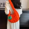 女性用のイブニングバッグ格子格子格子格キルヤ不足の韓国の泡の刺繍入り肩がペンダント付き固体サッチェルアンダーアームバッグ231215