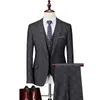 Costumes pour hommes Blazers Costume à carreaux hommes Blazer gilet pantalon affaires Style britannique robe de mariée Banquet haut de gamme coupe ajustée veste pantalon 3 pièces ensemble 231214