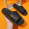 Pantofole Taglia grande 48 49 Pantofole da esterno per uomo Sandali da spiaggia estivi Suola spessa Scivoli antiscivolo Scivoli di moda Scarpe da bagno casual per interni 231215