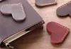 100st/Lot Love Heart Design Leather Bokmärke Vintage Paper Clip Kawaii Boksidan Holder School Stationery Supplies