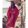 Lässige Kleider 2023 Rotes böhmisches Blumengesticktes loses Sommer-Strandkleid Marokkanischer Kaftan Plus Size Frauen Street Wear Midi Sarong N855