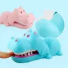 Suprimentos de brinquedo de Natal Handbiting Hippos Mordendo Dedo Dentista Jogo Engraçado Hipopótamo Puxando Dentes Brinquedos Crianças Clássicos Jogos de Mão Presente 231215