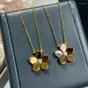 Chaînes d'été bijoux de haute qualité dames doux brillant fleur de cerisier collier de fleur cadeau de fête d'anniversaire fille