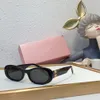 MIU GLIMPSEデザイナー女性楕円形の小さなフレームパーソナライズされたサングラスMIUグリンプラグジュアリーレディースオーバルフレーム女性屋外サングラスSMU06ZS