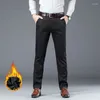 Pantalon masculin pantalon chaud chaud à grande taille de style classique.
